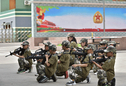 遵義軍事夏令營讓孩子學(xué)會生存！