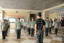 學員站軍姿