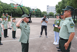 敬軍禮